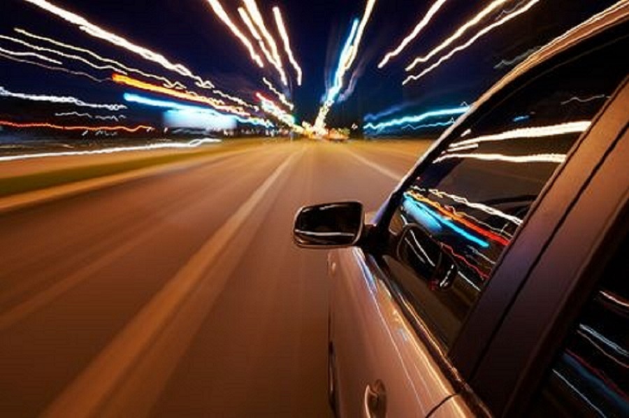 speeding and driving, safety tips