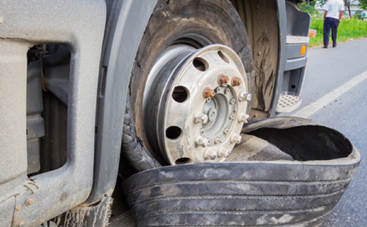 tire blowout, tires, safety tips